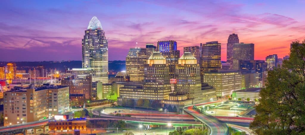 skyline view of cincinnati oh at night